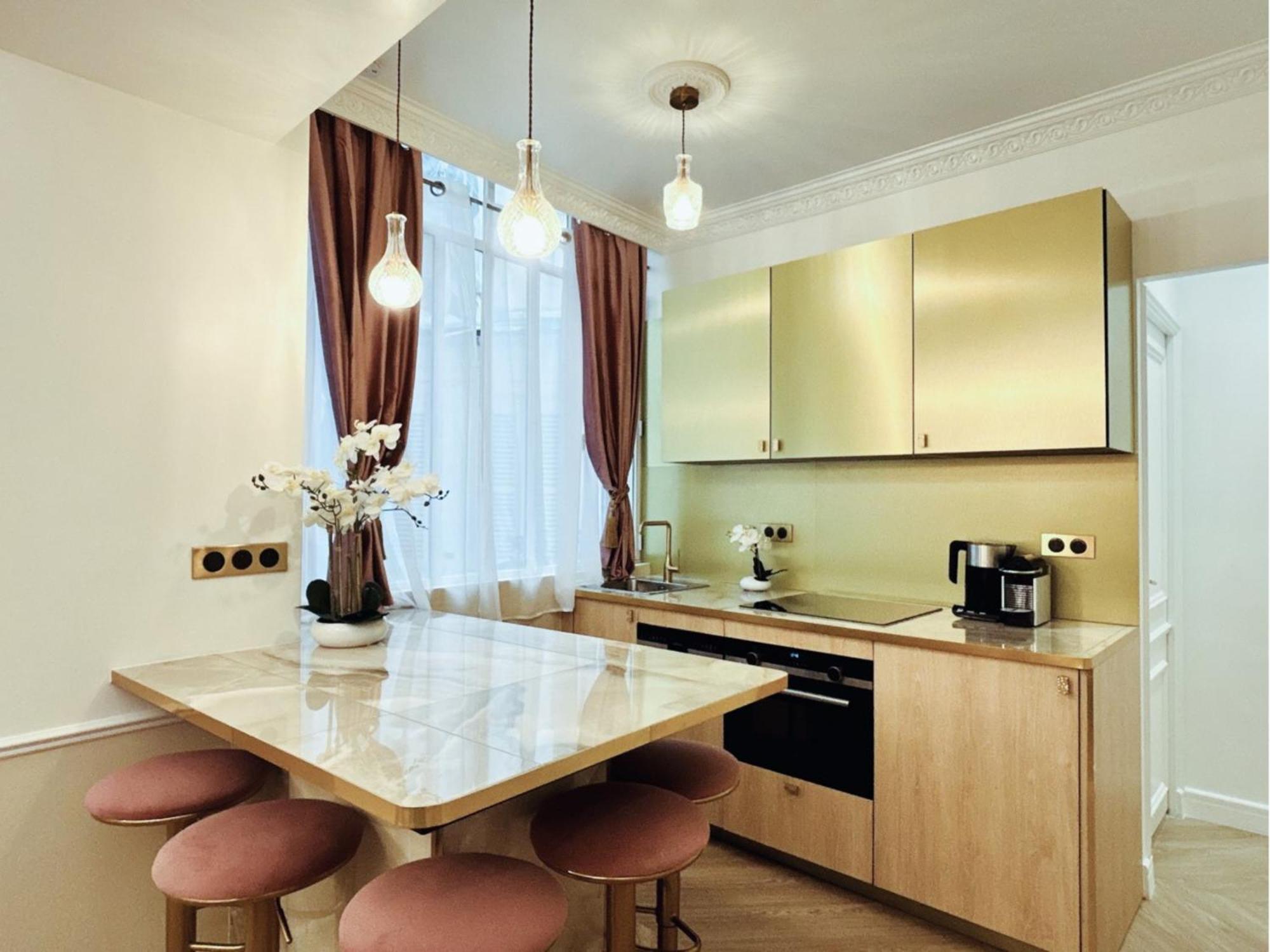 Merveil - Luxury - Marais - Charlot * Parijs